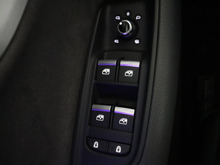 Vehicle Image 40