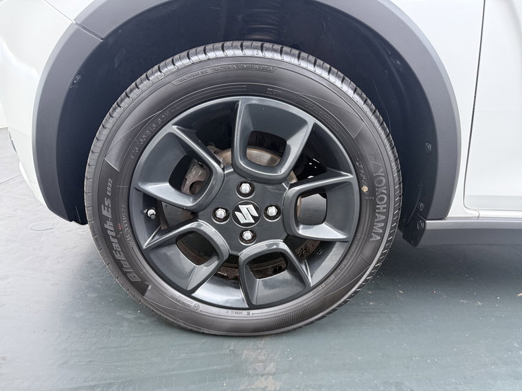 Vehicle Image 16