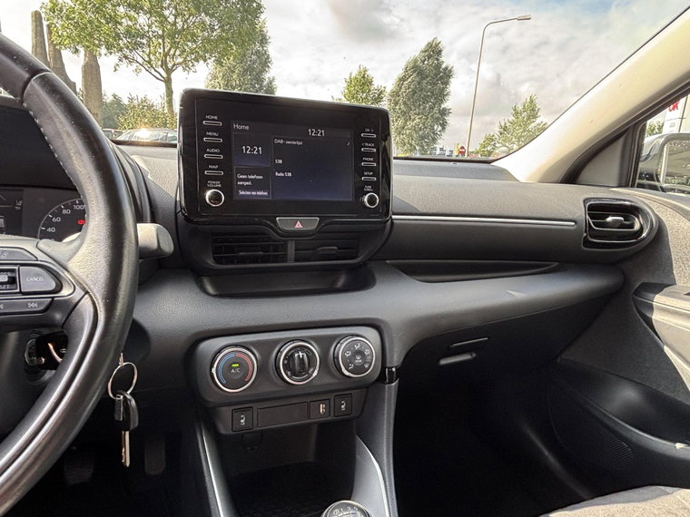 Vehicle Image 13