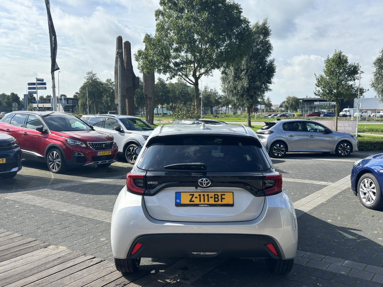 Vehicle Image 4