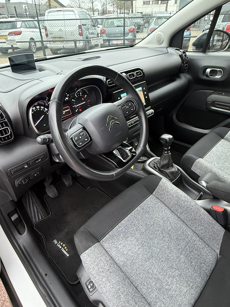 Vehicle Image 22