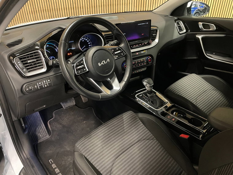 Vehicle Image 32