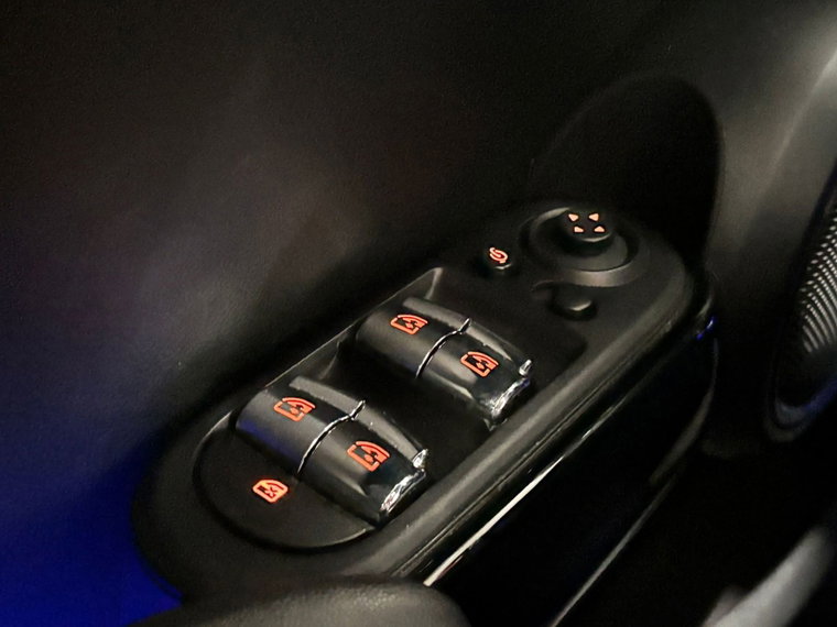Vehicle Image 27