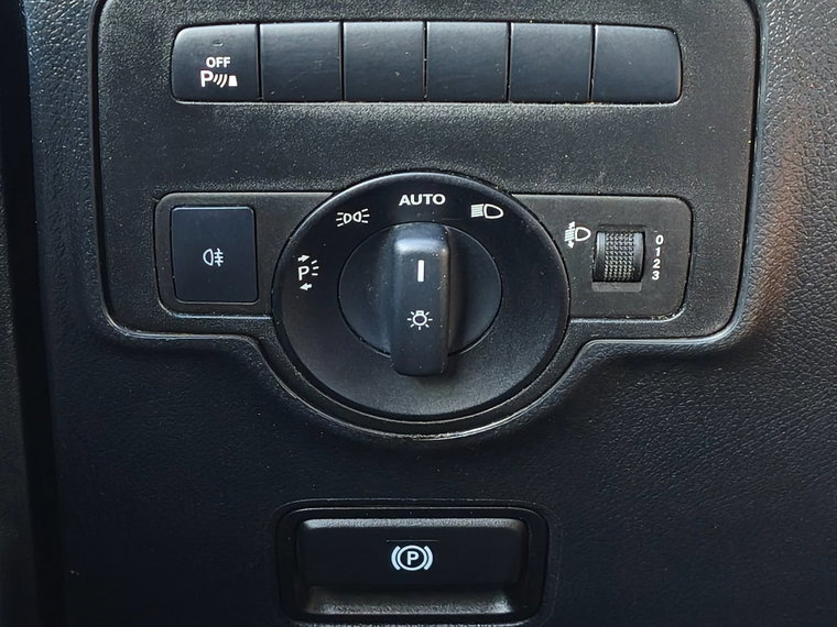 Vehicle Image 28