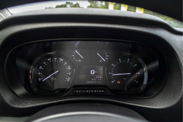 Vehicle Image 25