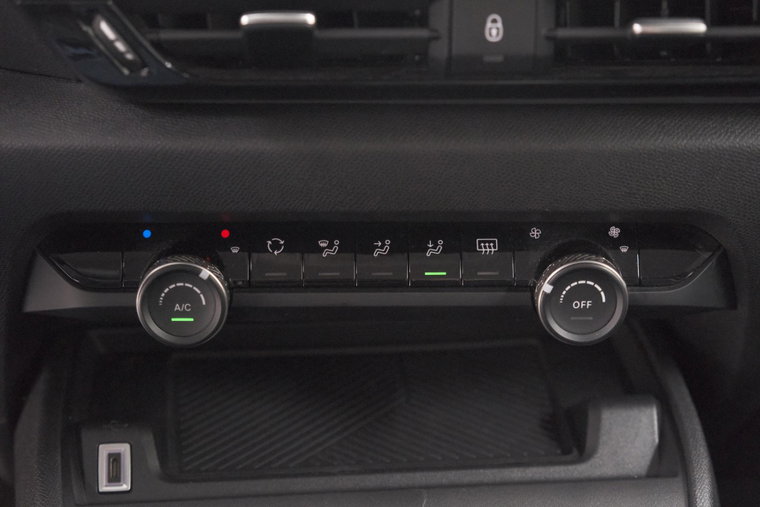 Vehicle Image 28