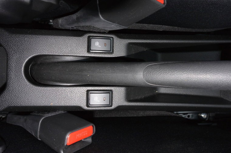 Vehicle Image 25
