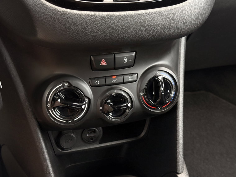 Vehicle Image 27