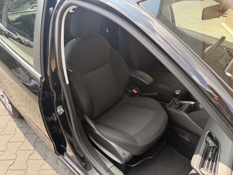 Vehicle Image 33