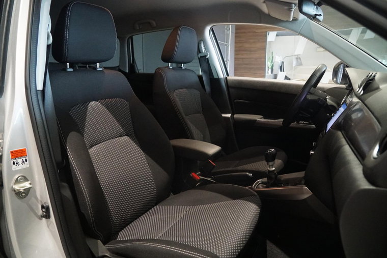 Vehicle Image 13