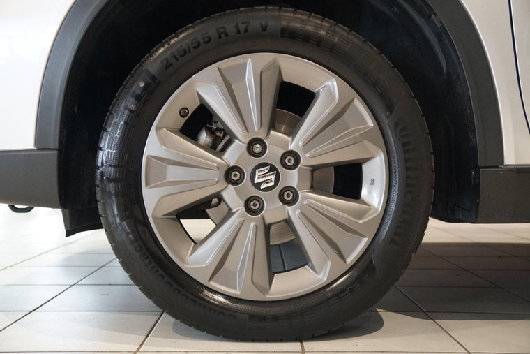 Vehicle Image 14