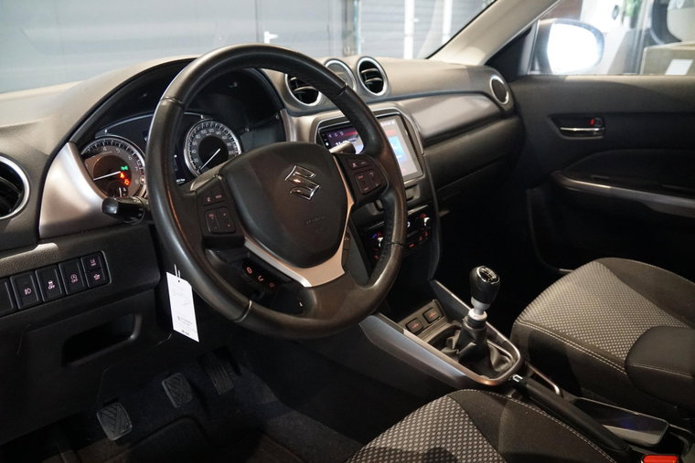 Vehicle Image 4
