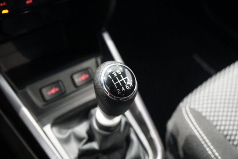 Vehicle Image 23
