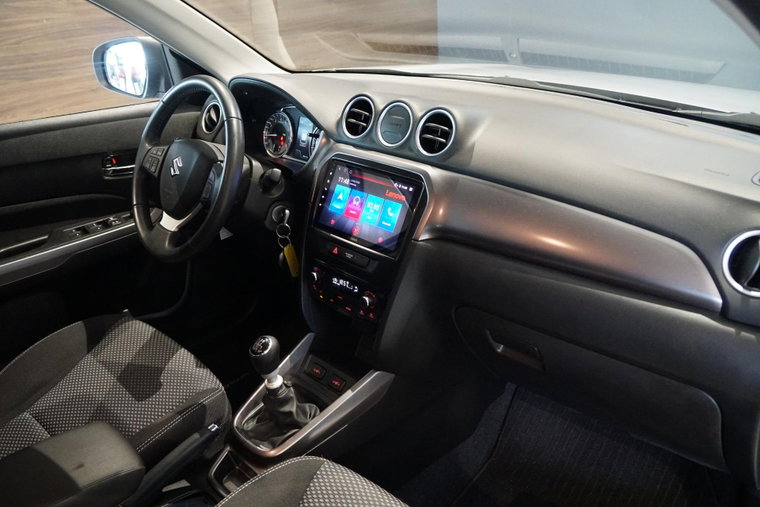 Vehicle Image 7