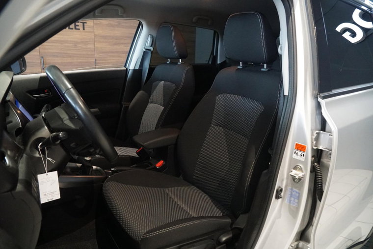 Vehicle Image 8