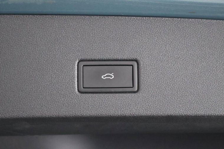 Vehicle Image 40