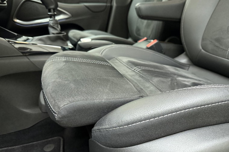 Vehicle Image 18
