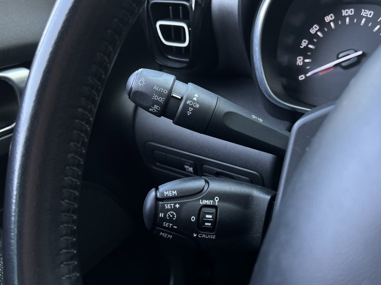 Vehicle Image 24