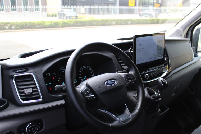 Vehicle Image 12