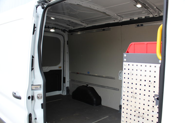 Vehicle Image 16