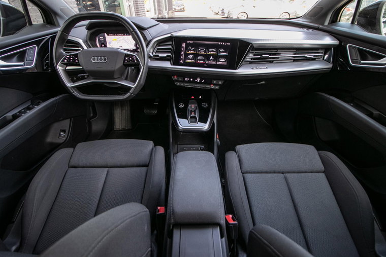 Vehicle Image 14