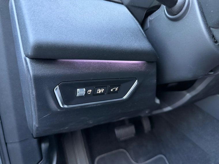 Vehicle Image 38