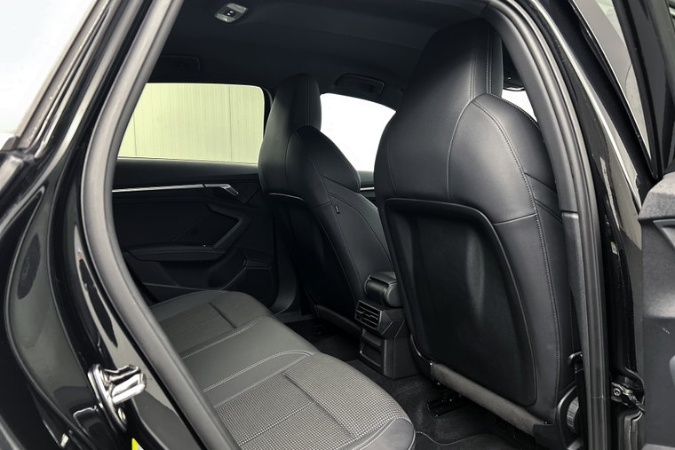 Vehicle Image 17