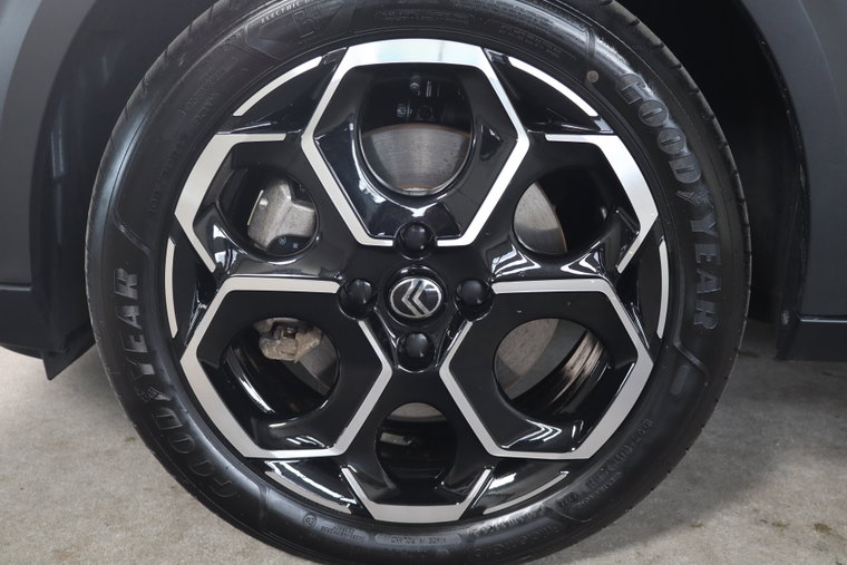 Vehicle Image 19