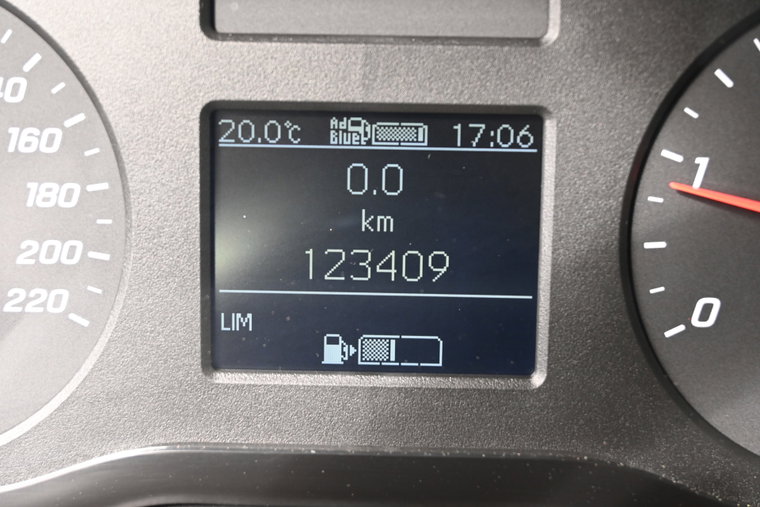 Vehicle Image 16