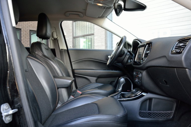 Vehicle Image 8
