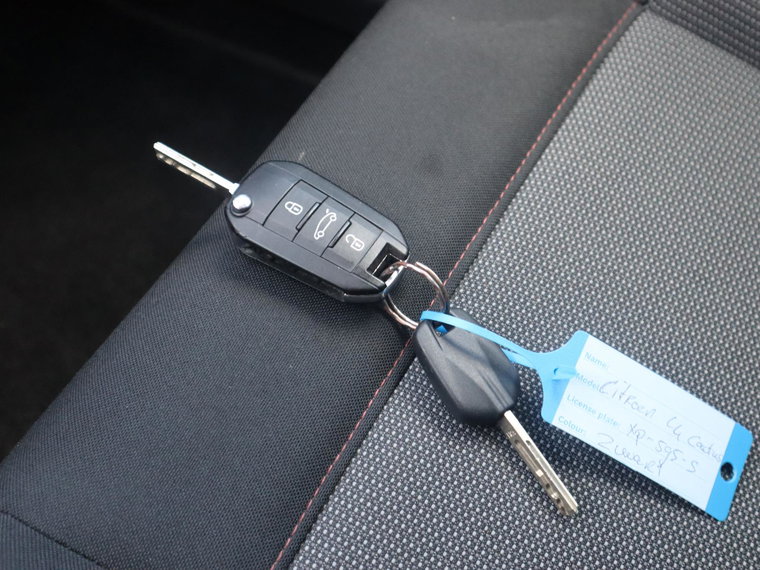 Vehicle Image 30