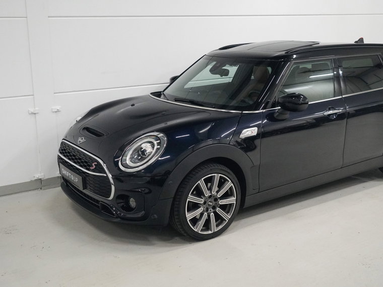 Vehicle Image 32