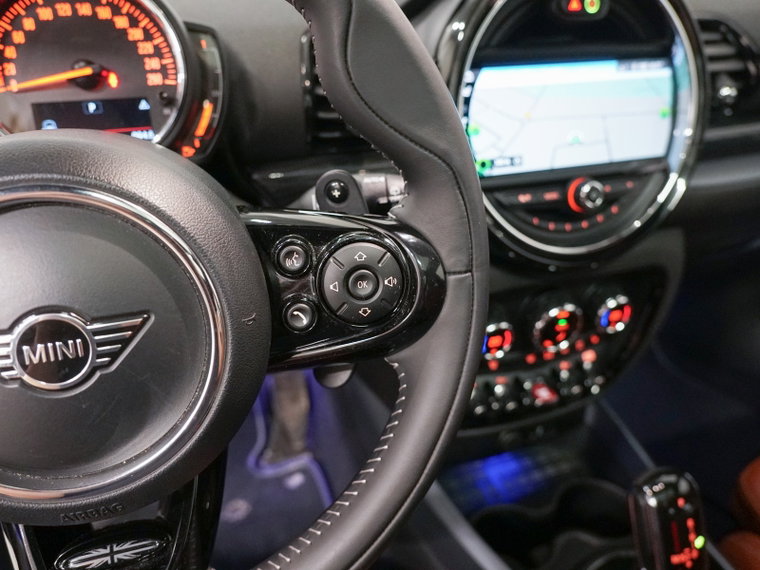 Vehicle Image 40