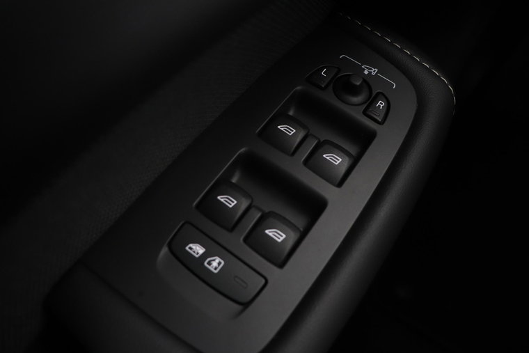 Vehicle Image 43