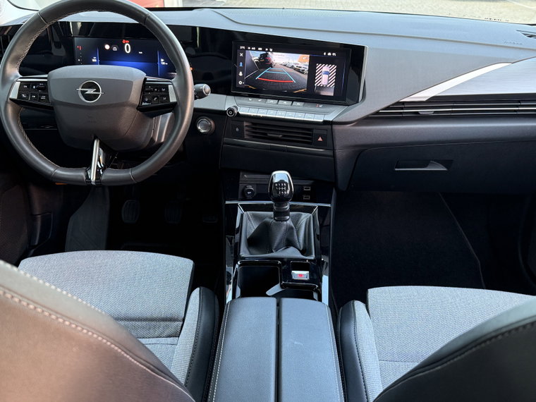 Vehicle Image 35