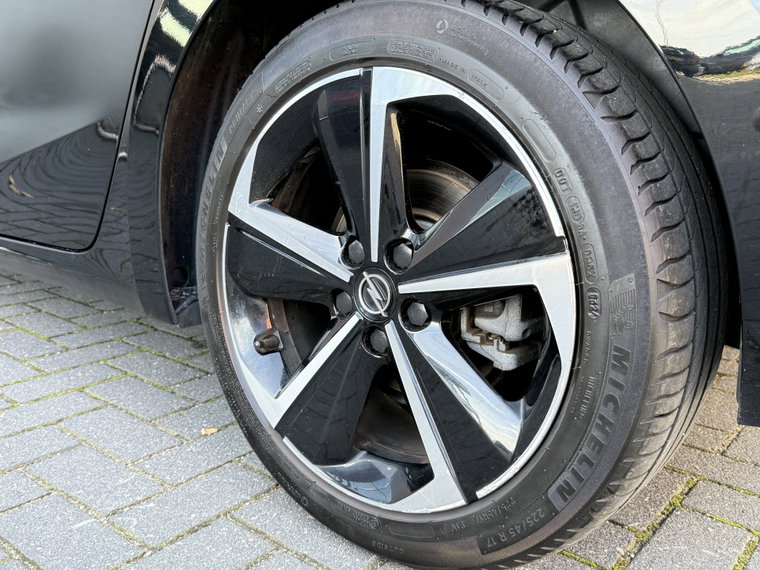 Vehicle Image 40