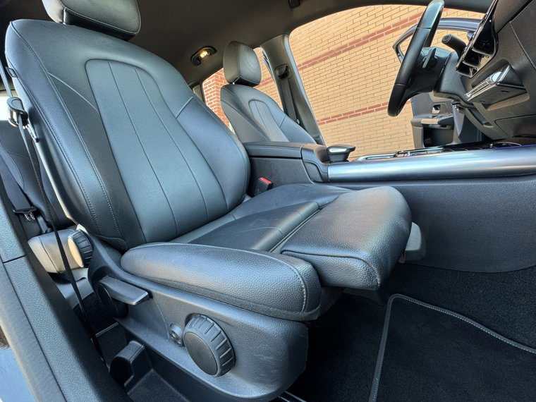 Vehicle Image 33