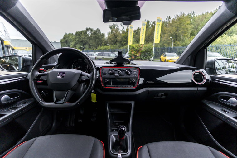 Vehicle Image 16