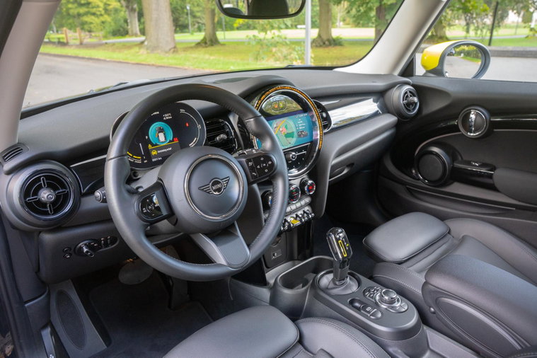 Vehicle Image 21