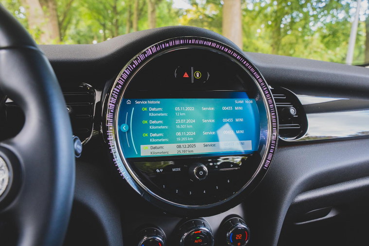 Vehicle Image 30
