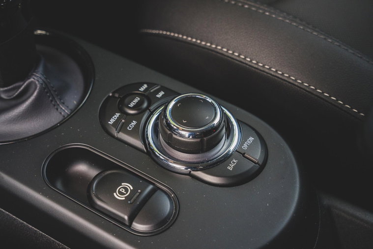 Vehicle Image 35