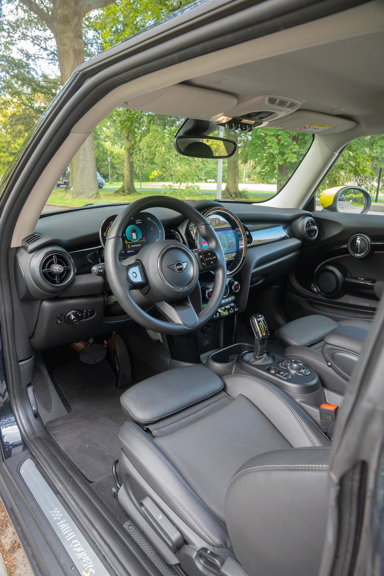 Vehicle Image 45