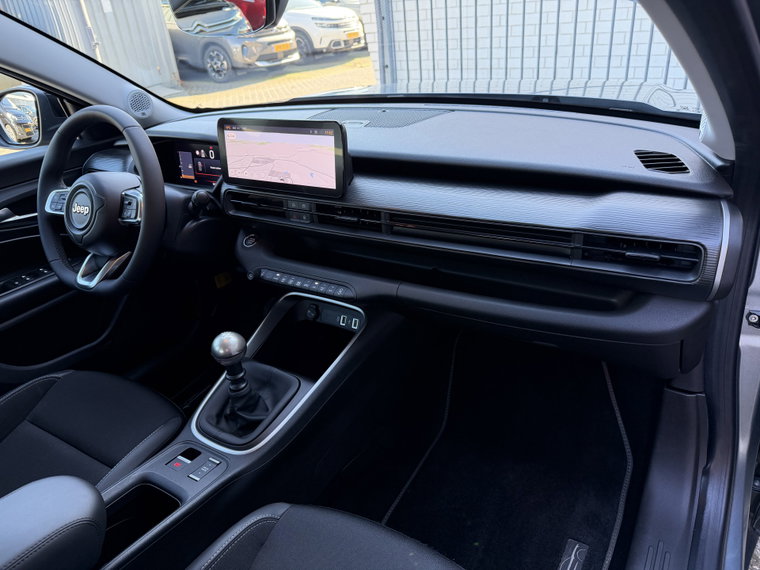 Vehicle Image 28