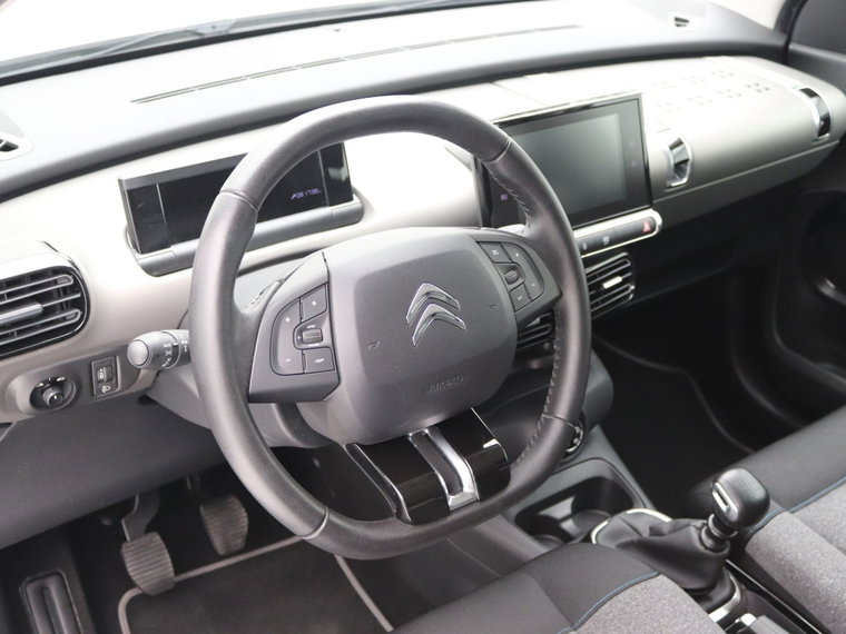 Vehicle Image 25