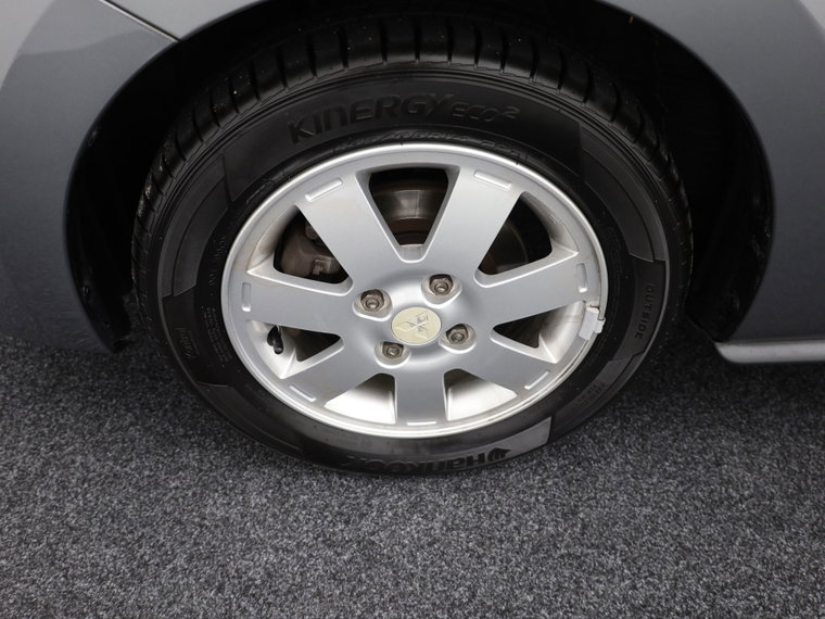 Vehicle Image 22