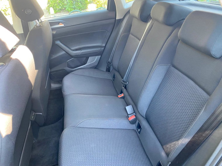 Vehicle Image 32