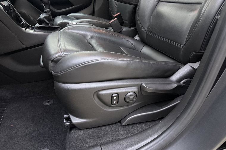 Vehicle Image 22