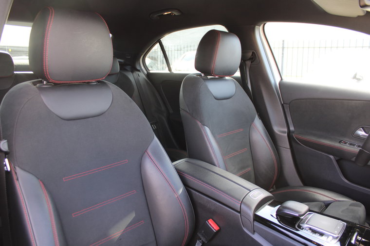 Vehicle Image 14