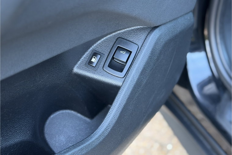 Vehicle Image 40