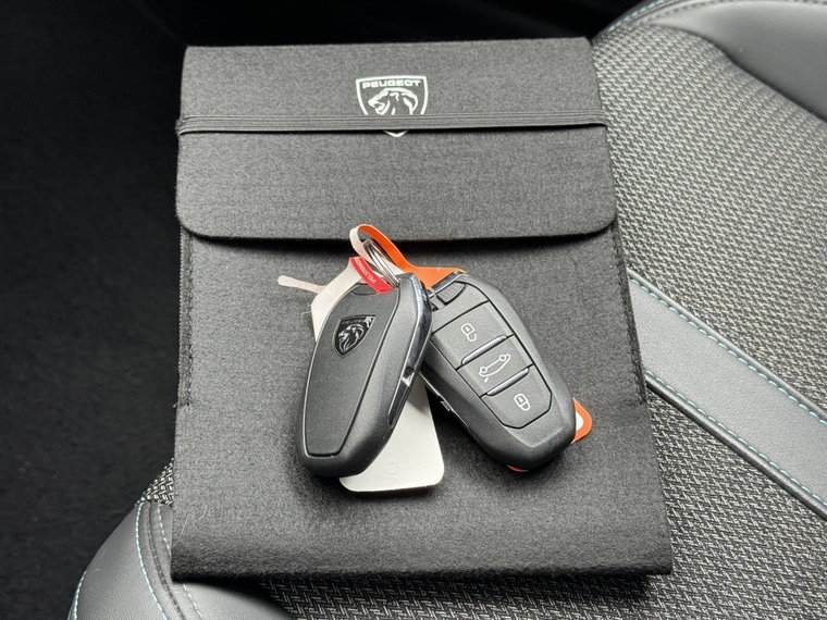 Vehicle Image 33